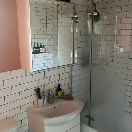 Daire Restful 1bd Flat In